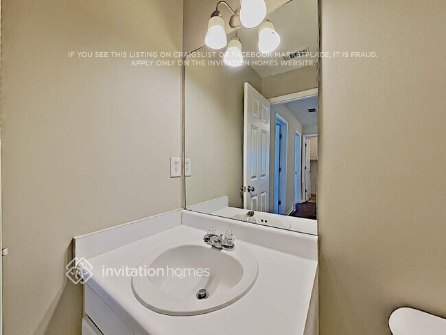 Building Photo - 320 Balaban Cir
