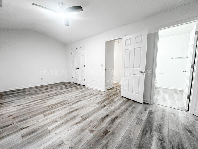 Building Photo - 75 Pearl Chambers Dr