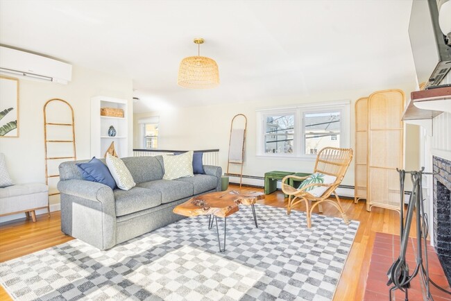 Building Photo - 1 Goodwins Ct