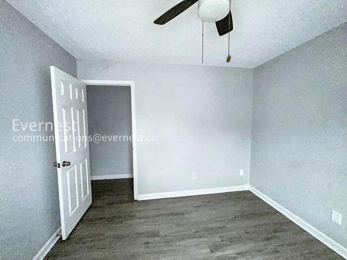 Building Photo - 33 Cathedral Heights