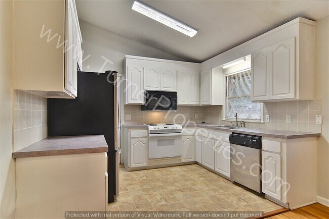 Building Photo - 4000 Williamsburg Dr, Columbia, SC 29203