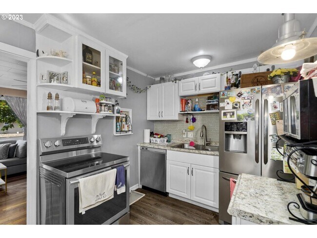 Building Photo - 3Bd/1Ba Mid Century Home In Canby~ A/C, 2 Additional Storage, and Spacious Yard!!!