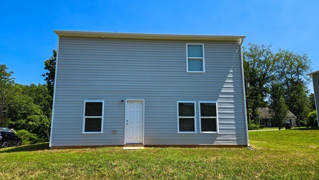 Building Photo - 1810 S Hill Ave