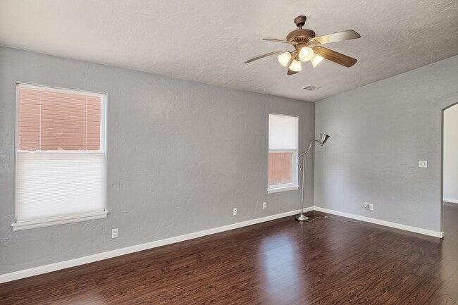 Building Photo - Lovely 3 bedroom, 2 bath home for rent in ...