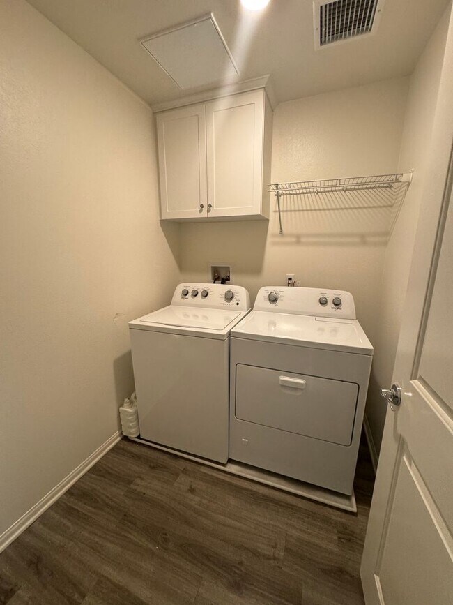 Building Photo - THIS HOME COMES WITH AN ADU