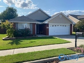 Building Photo - 222 Silverbreeze Ct