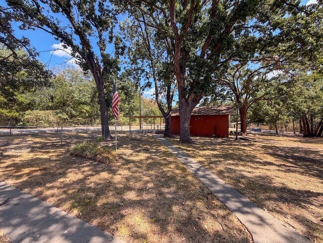 Building Photo - 111 Rocky Creek Dr