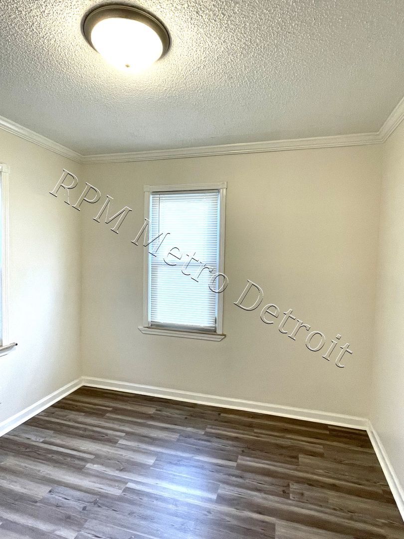 Building Photo - 3567 Spruce St