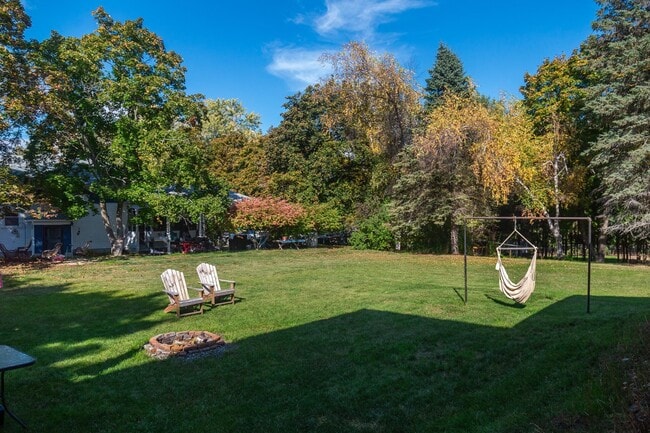 Building Photo - 180 Highland St