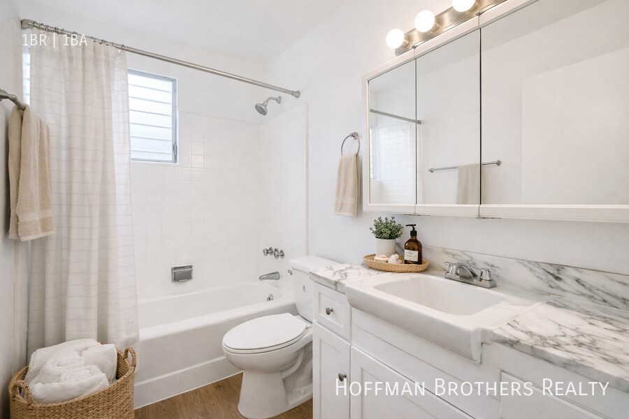 Building Photo - 7171 Lexington Ave