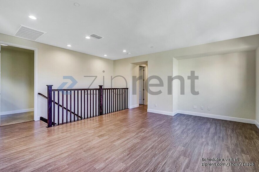 Building Photo - 941 Bracken Ct