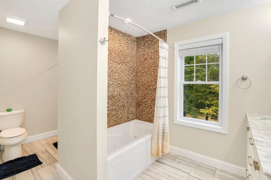 Building Photo - 22 Beacon St