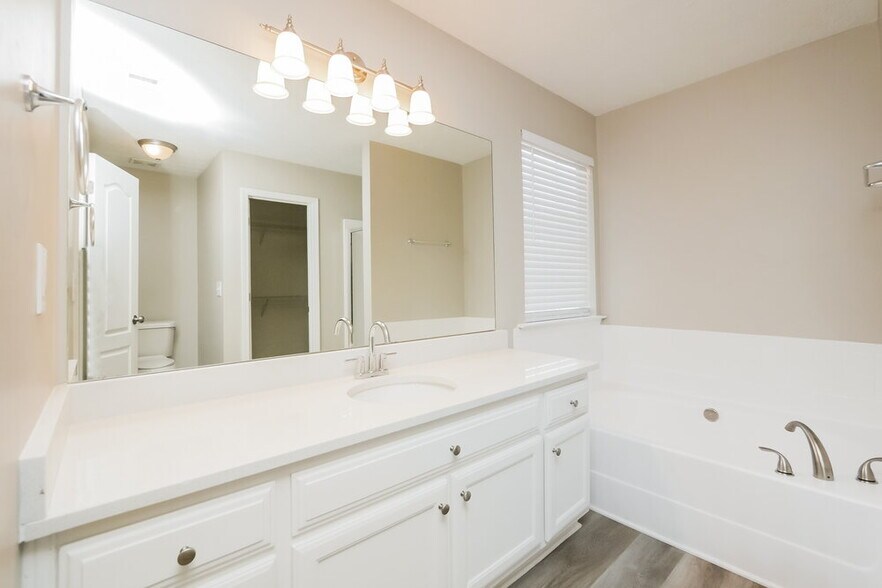Building Photo - 846 Crabtree Ct