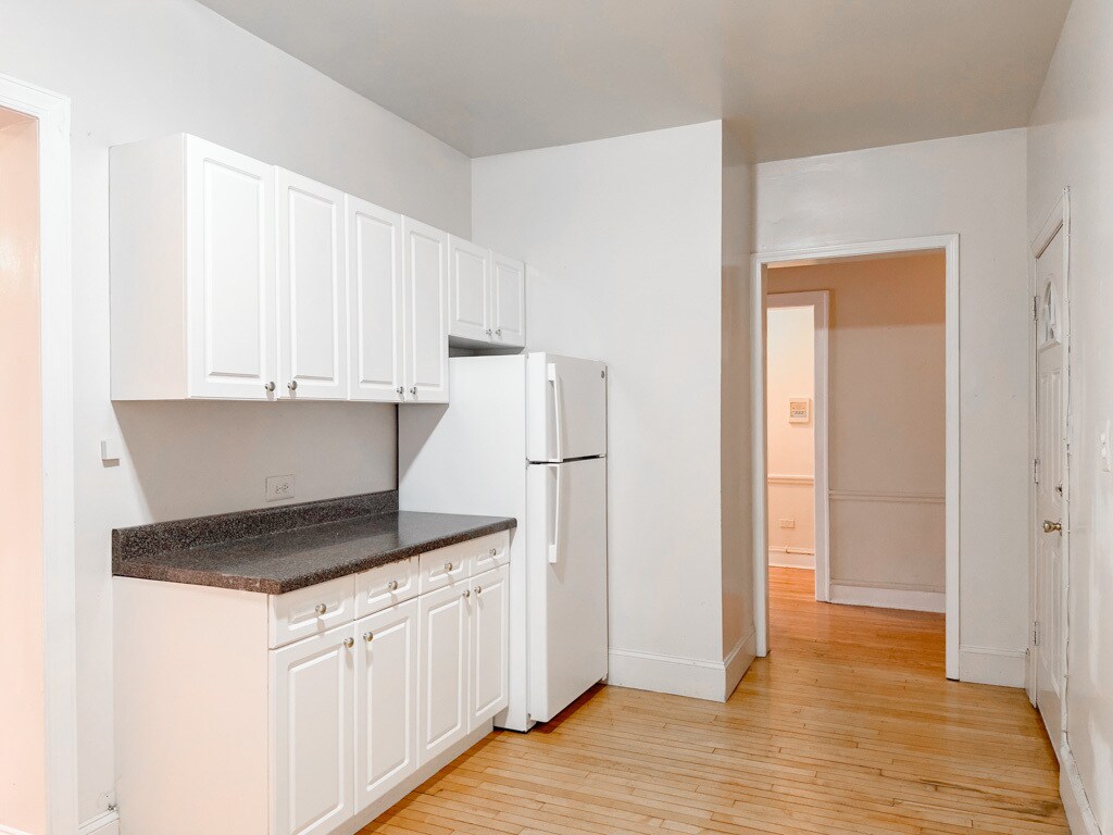 Building Photo - 1308 Oak Ave