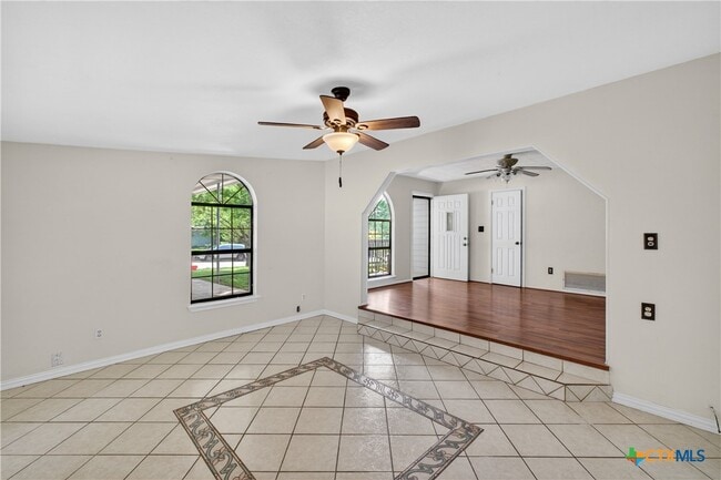 Building Photo - 14 Steele St