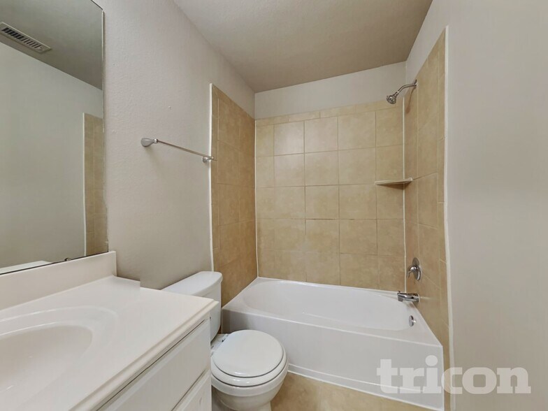 Building Photo - 334 Shoshone Ridge Dr