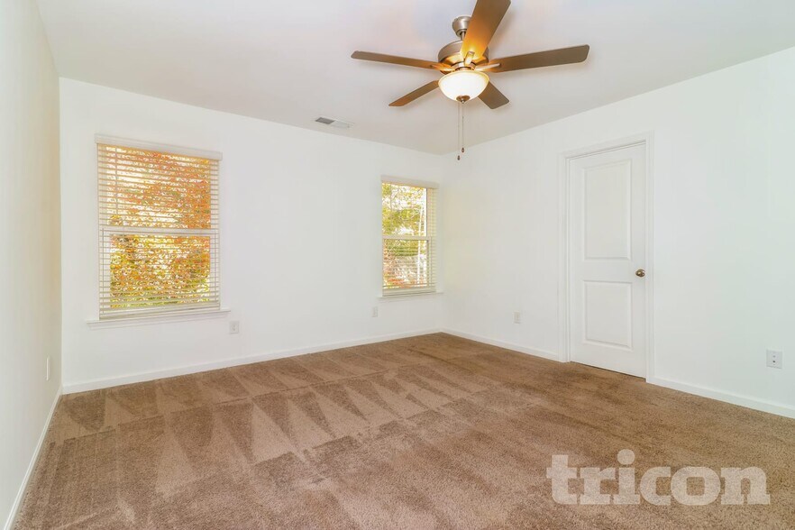 Building Photo - 2260 Rosemary Park Ln