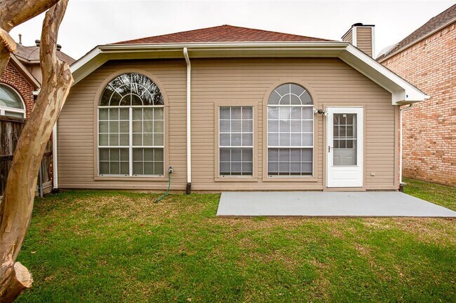Building Photo - 923 Golden Grove Dr