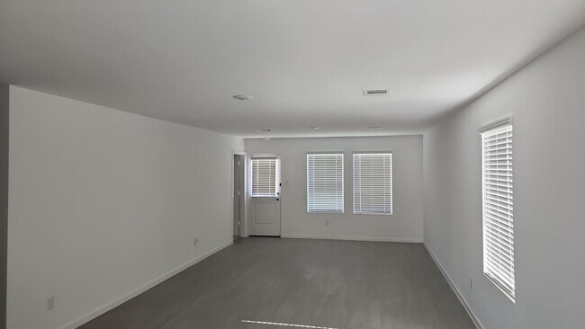 Building Photo - 3049 Majestic Sunrise Dr