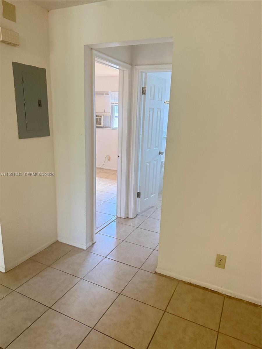 Building Photo - 1231 NW 19th Ct