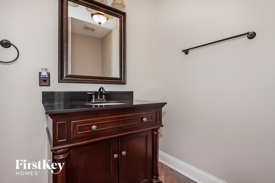 Building Photo - 120 Hunters Pointe Dr