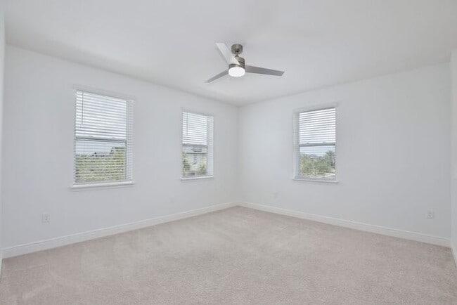 Building Photo - Charming 3/2.5 Courtyard Home with Loft & ...