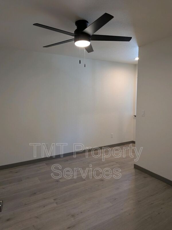Building Photo - 7330 Stratford Pl