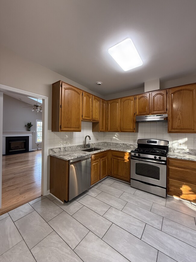 kitchen - 110 Sudbury Ln