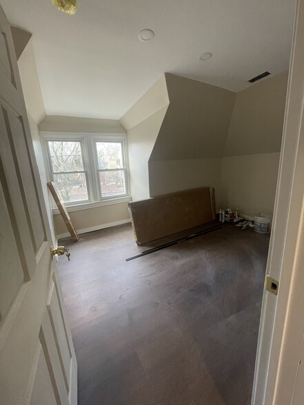 Building Photo - 7214 Meade St