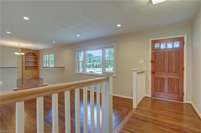 Building Photo - 949 General Beauregard Dr