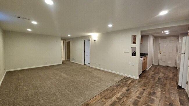 Building Photo - 512 E 5900 S