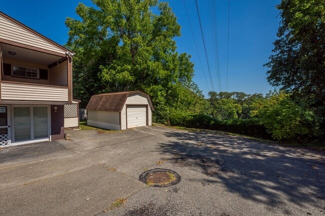 Building Photo - SCORE 50% OFF 1ST MONTH'S RENT IF SIGNED BY FEB 13! Stunning 4 Bedroom home in North Versailles a...