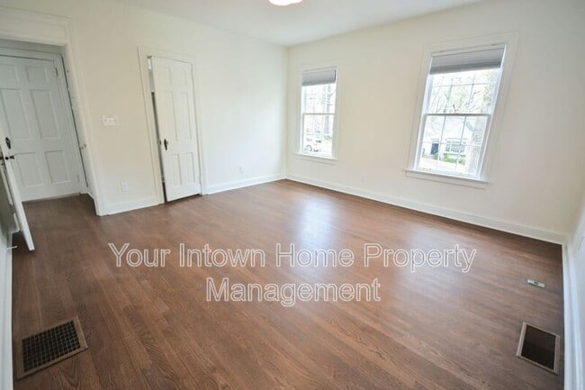 Building Photo - 1861 Ardmore Rd NW