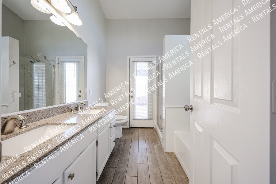 Building Photo - 153 S Garnet Rd