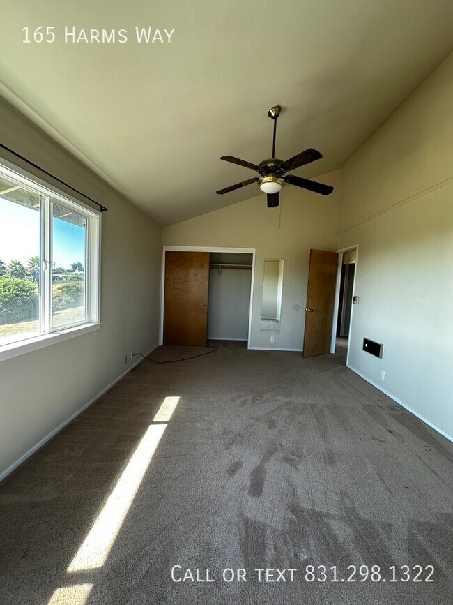 Building Photo - Expansive 4 Bed, 2 Bath La Selva Beach Hom...