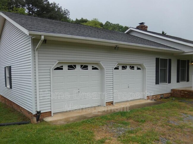 Building Photo - 10451 Edgehill Ln