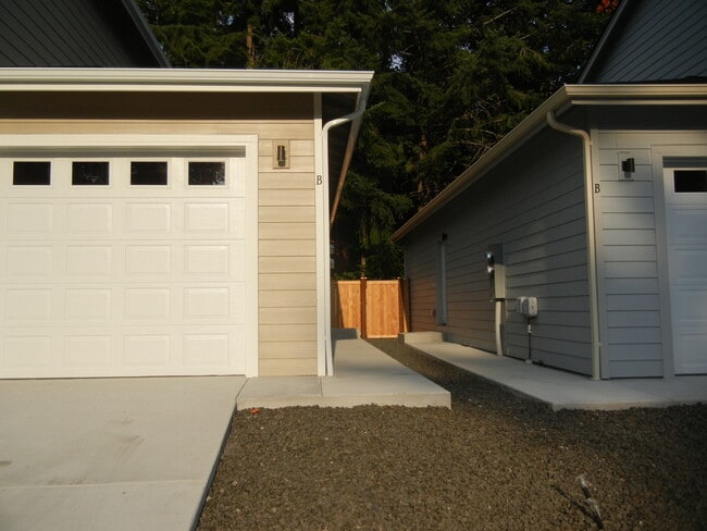 Building Photo - 6908 Liberty Ln