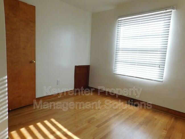 Building Photo - 277 Skyview Cir