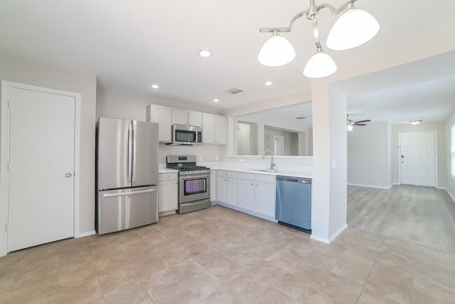 Building Photo - 3847 E Hopseed Ln