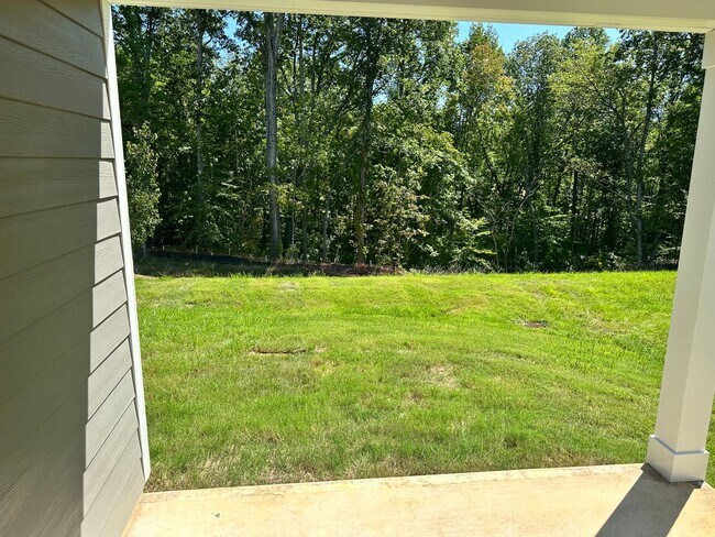 Building Photo - Gourgeous Brand New 4 bedroom Home near La...