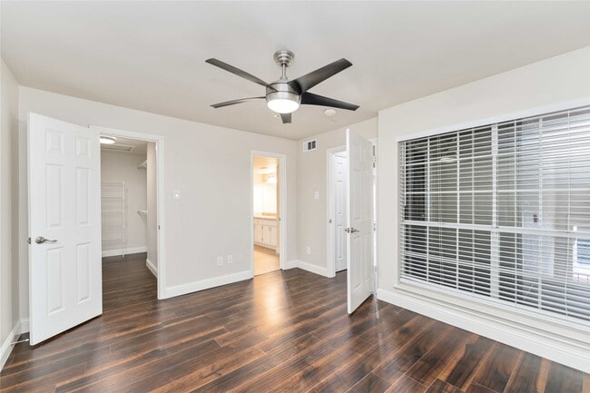 Building Photo - 3231 Allen Pkwy