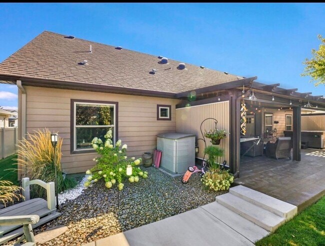 Building Photo - 2043 Prospector Wy