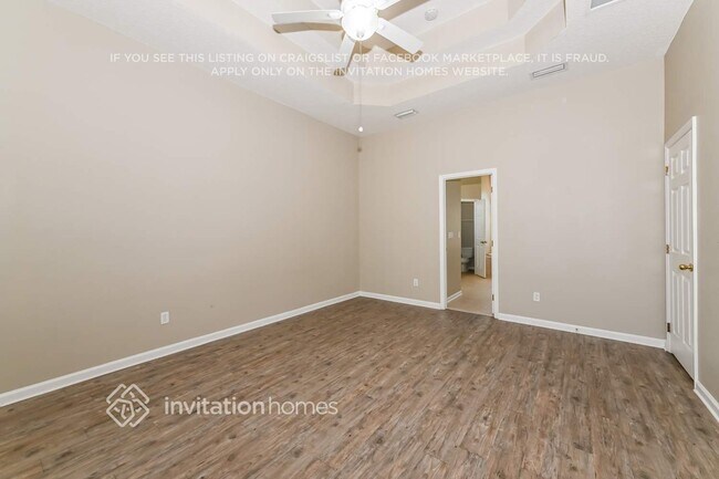 Building Photo - 2512 W Caparina Dr