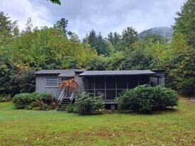 Building Photo - 3338 Horse Cove Rd