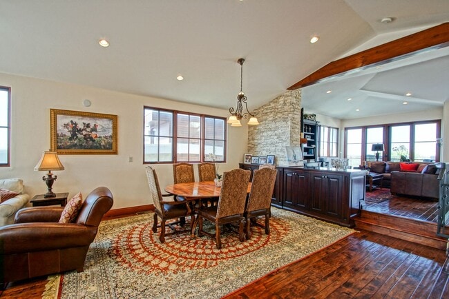 Building Photo - LUXURIOUS & FULLY FURNISHED, 2800 SQ FT WALKSTREET HOME W/ GREAT OCEAN VIEWS, LARGE DECK, 3 BALCO...