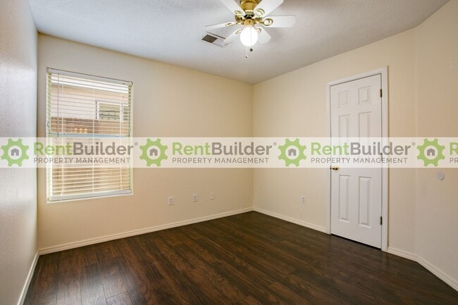 Building Photo - 5106 Park Ridge Rd NW