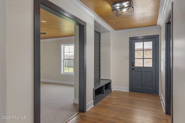 Building Photo - 300 Robert Lee Cir