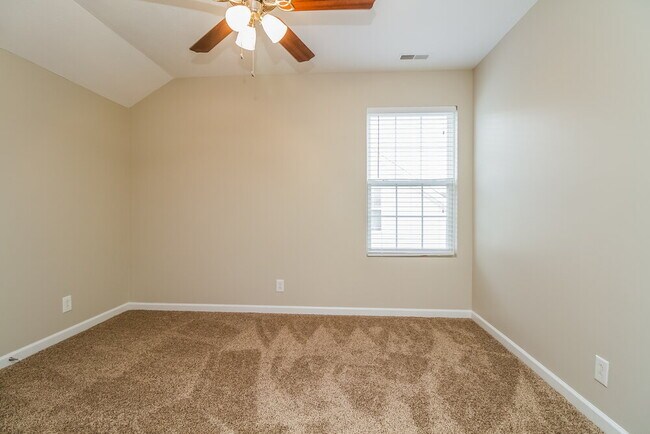 Building Photo - 1431 Westview Dr