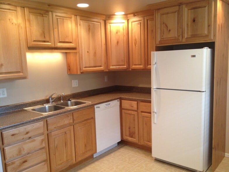 Building Photo - 2310 S 600 E