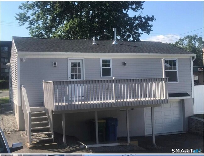 Building Photo - 1025 Meriden Rd